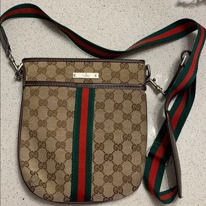 Gucci cross body bag